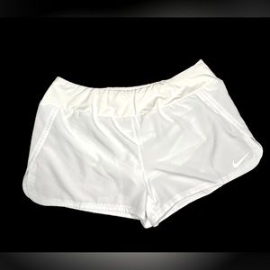 NWT Nike DRI fit shorts in white size XL